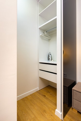 White&Grey Two 1-BD Apartments 33 Flat Manager Booking