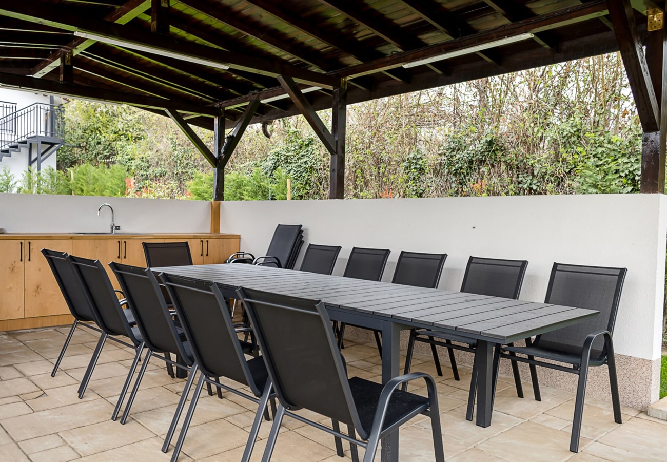 VARNA Gencho Briz Ho · Private Villa with 5BD, Pool & Stunning Sea Views 33 Flat Manager Booking