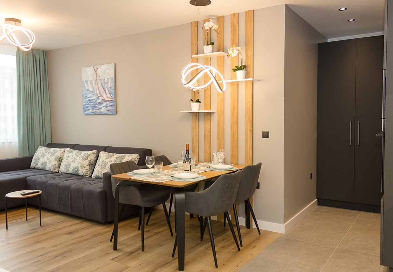 Modern Seaside Retreat 1BD Apartments 5 Flat Manager Booking