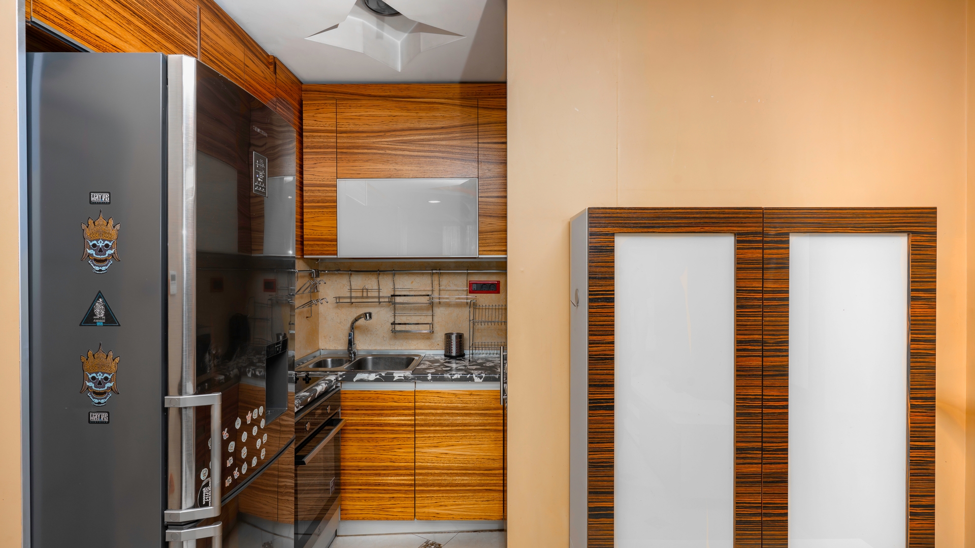 Central 1BD Apartment Next to Women's Market 2 Flat Manager Booking
