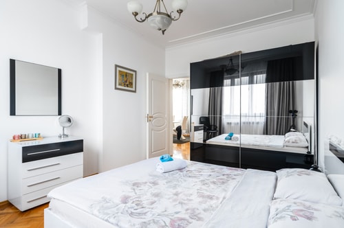 Vitosha Str 2BD White & Blue Apt 5 Flat Manager Booking