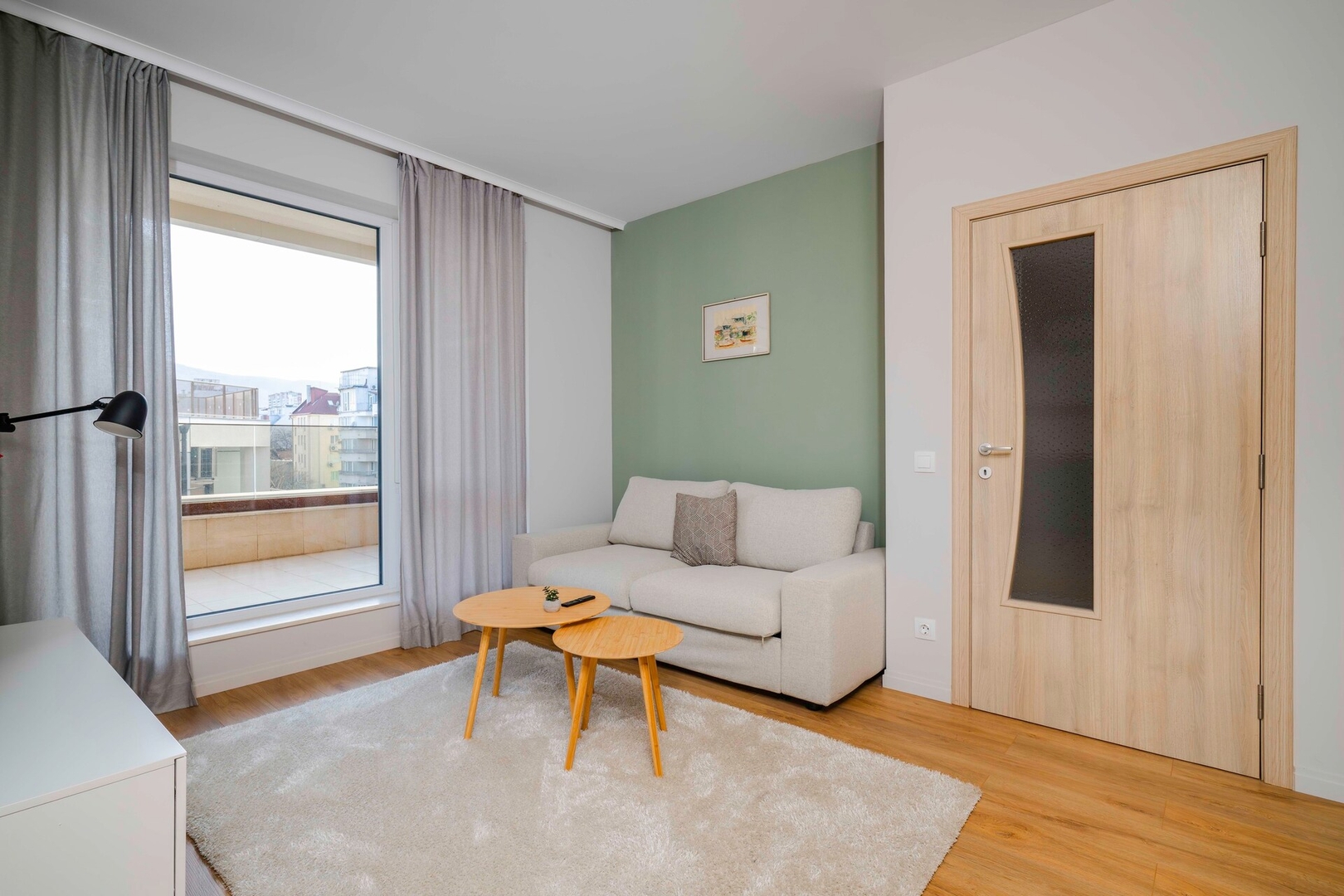 Modern and Central: 1BD Flat with Balcony 7 Flat Manager Booking