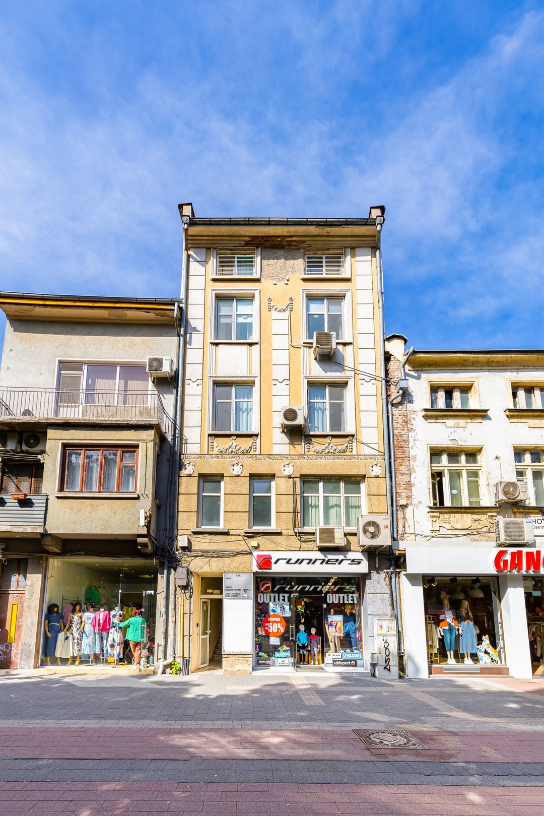 Azuuro ~ 1BD near the city center 2 Flat Manager Booking