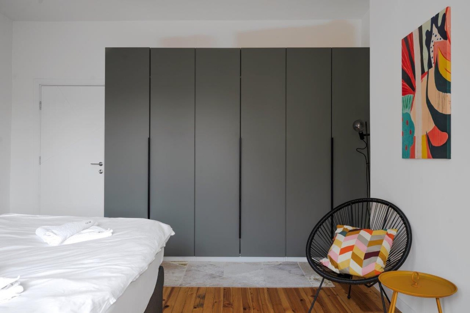 Luminous Central Retreat: Spacious 2BD Apartment 21 Flat Manager Booking