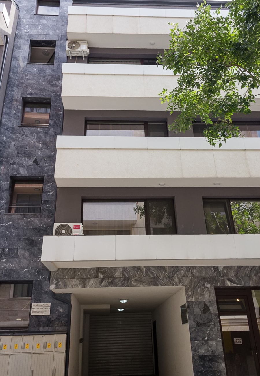 Blue Wave Varna- 2BD Flat with Parking 21 Flat Manager Booking
