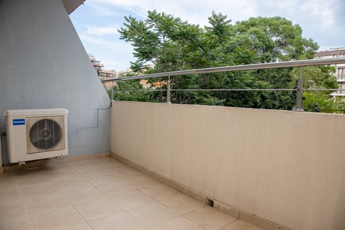 Studio with a balcony near the centre 12 Flat Manager Booking