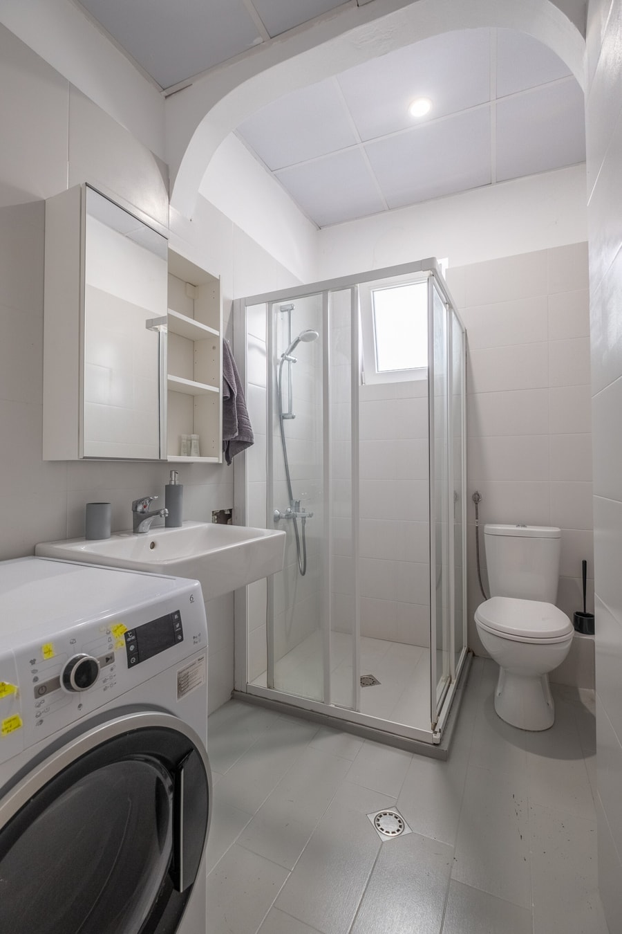 Spacious & Central 2BR with Terrace, Cozy & Modern 16 Flat Manager Booking