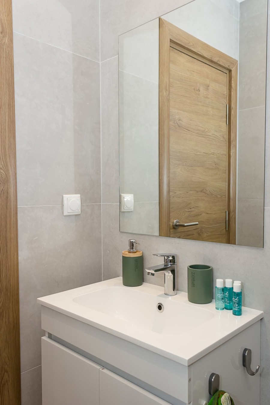 Brand New Modern 1BD Flat In Chayka 18 Flat Manager Booking