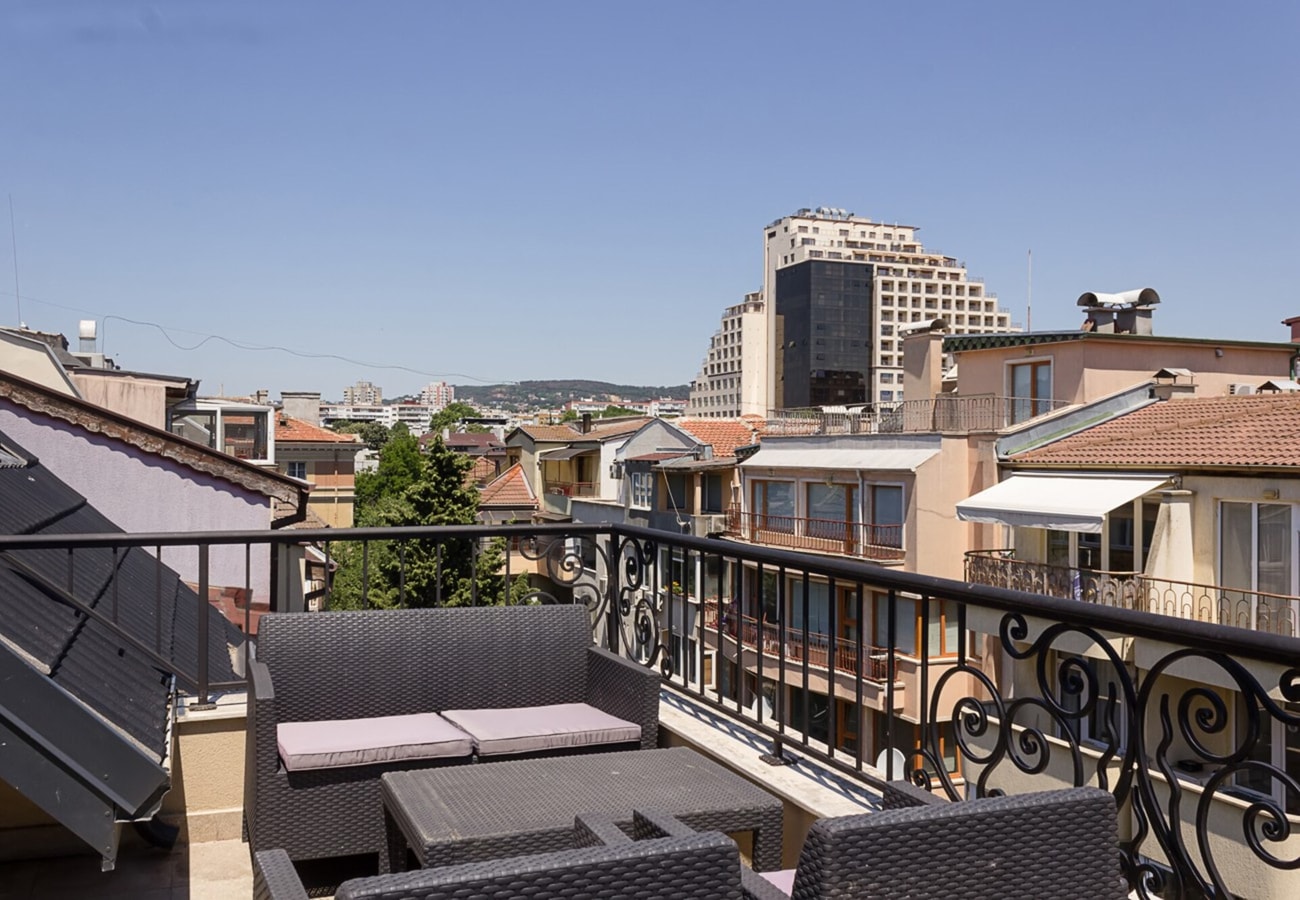 Warm&Comfy 3BD Apt Varna Center 42 Flat Manager Booking