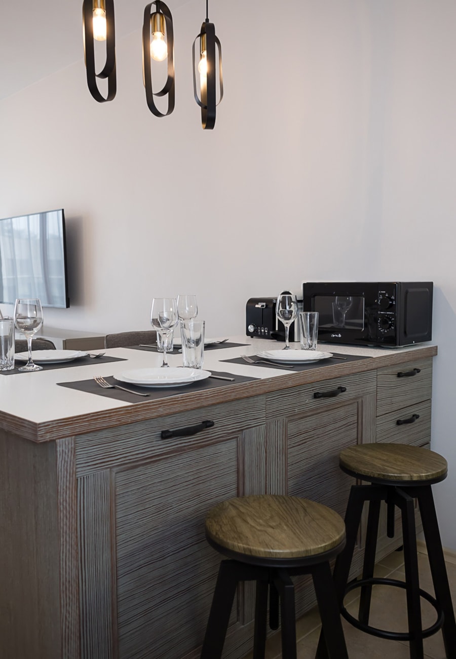 Moonlight Terrace - Panoramic Views, Luxe Comfort 10 Flat Manager Booking