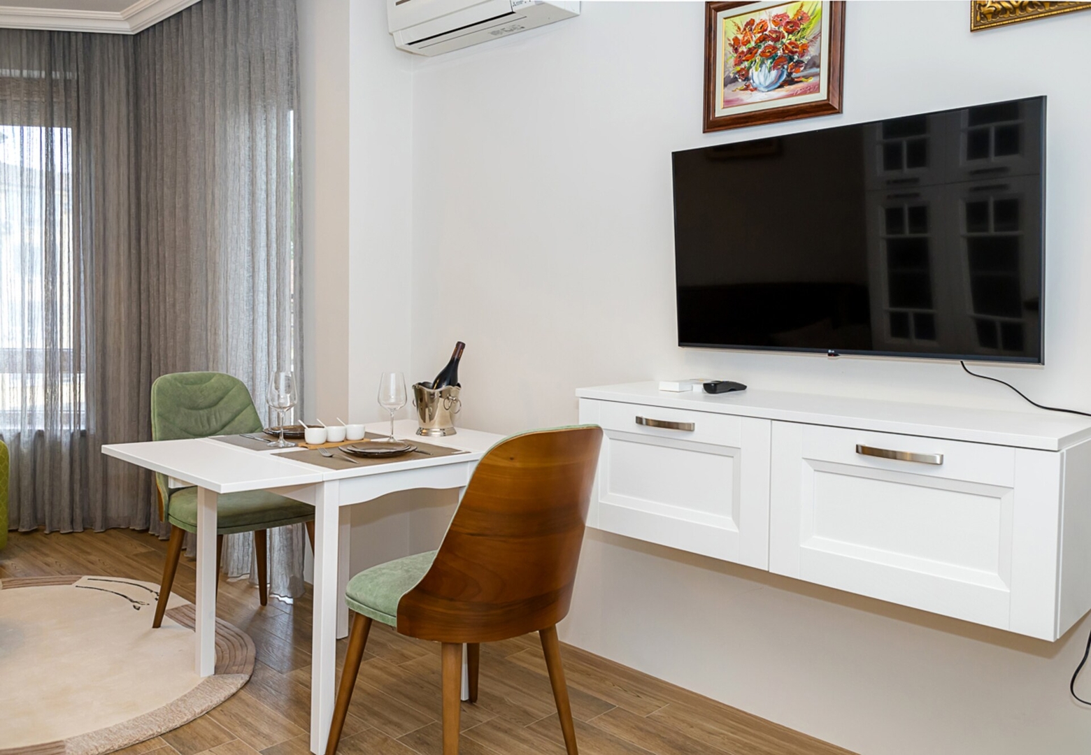Stylish 1BR Steps from Sea Garden | Central Varna 2 Flat Manager Booking