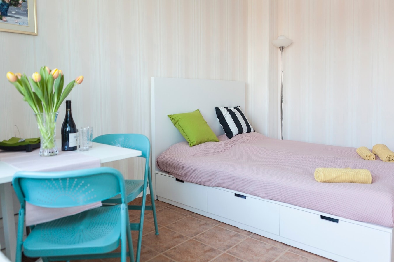 Tony's Sunny Rooftop Studio 2 Flat Manager Booking
