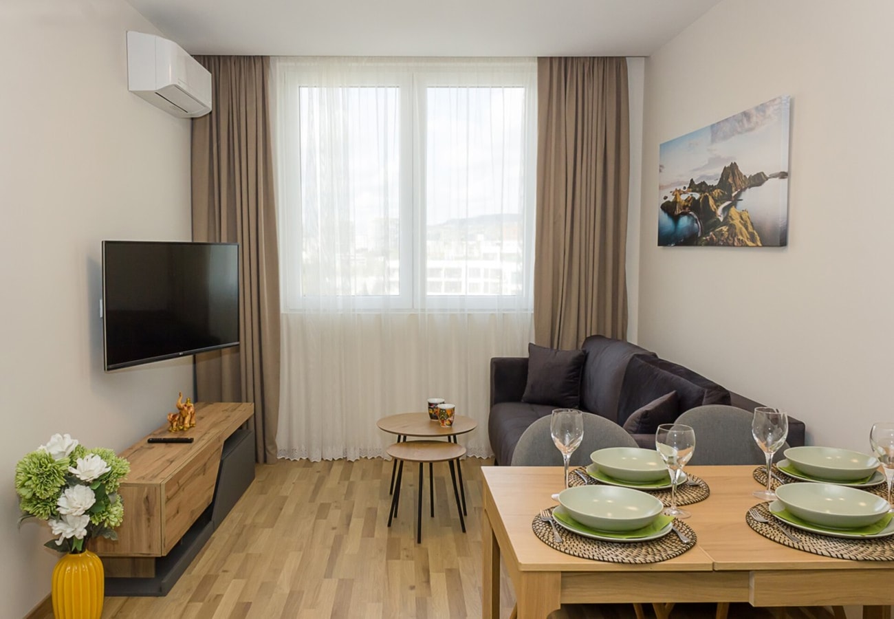 Brand New Modern 1BD Flat In Chayka Flat Manager Booking