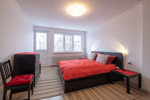 LZ Spacious One Bedroom Apartment in Top Centre 3 Flat Manager Booking