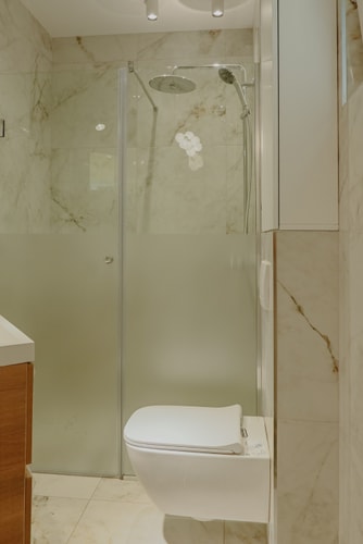 Radoslav Bacho Kiro 2BD · Elegant Escape: High Ceilings, Balcony & Piano 20 Flat Manager Booking