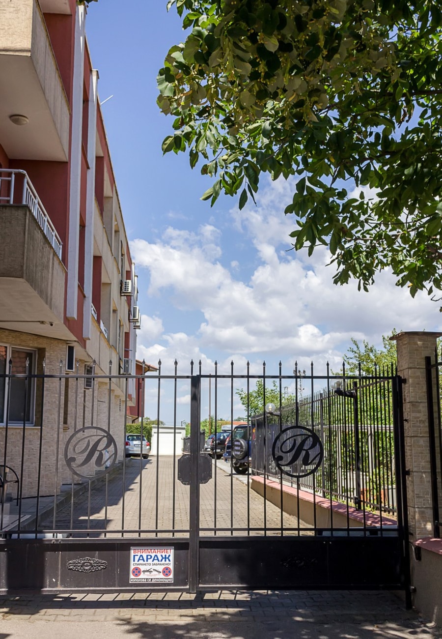 2BD Home with Parking, Working Space and Pool 26 Flat Manager Booking