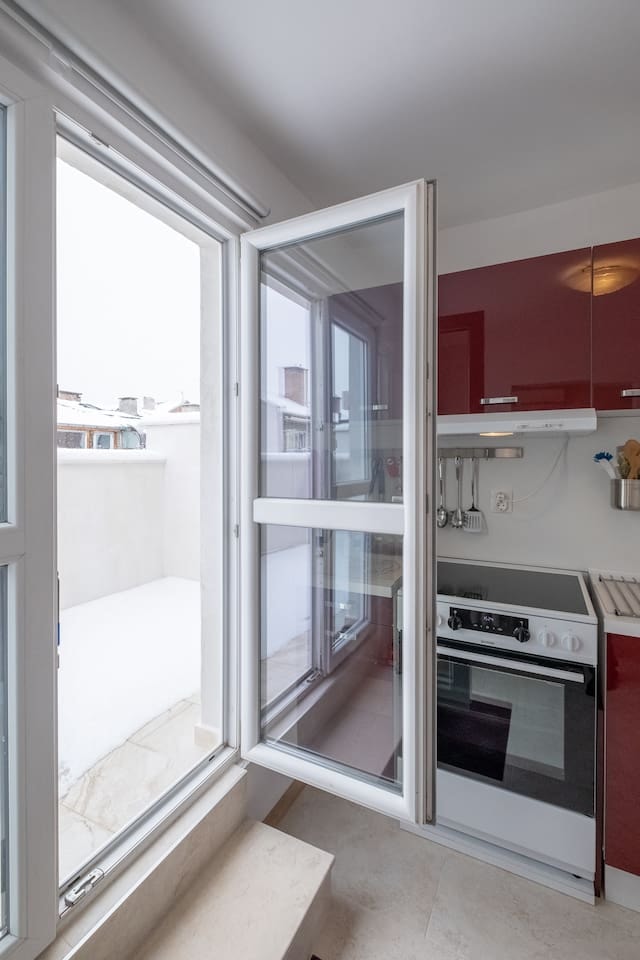 LZ Spacious One Bedroom Apartment in Top Centre 17 Flat Manager Booking
