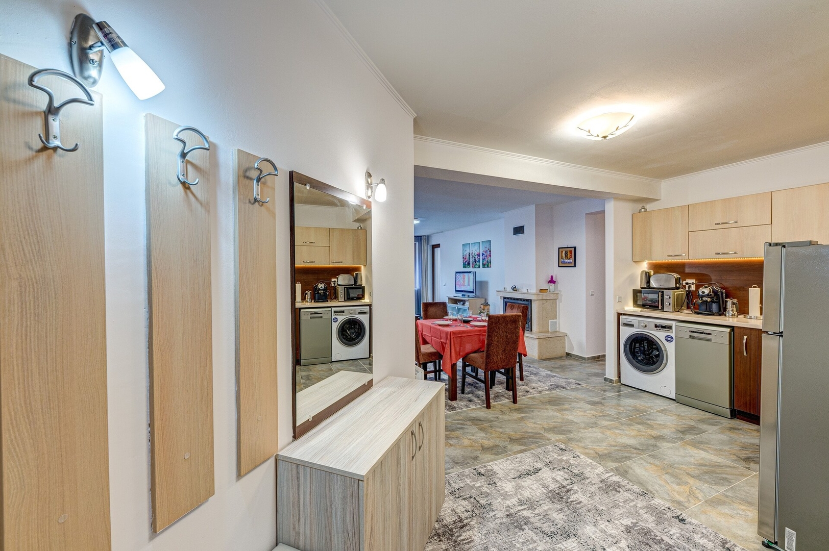 Bright and Spacious 2-BDR Apartment with Balcony 5 Flat Manager Booking