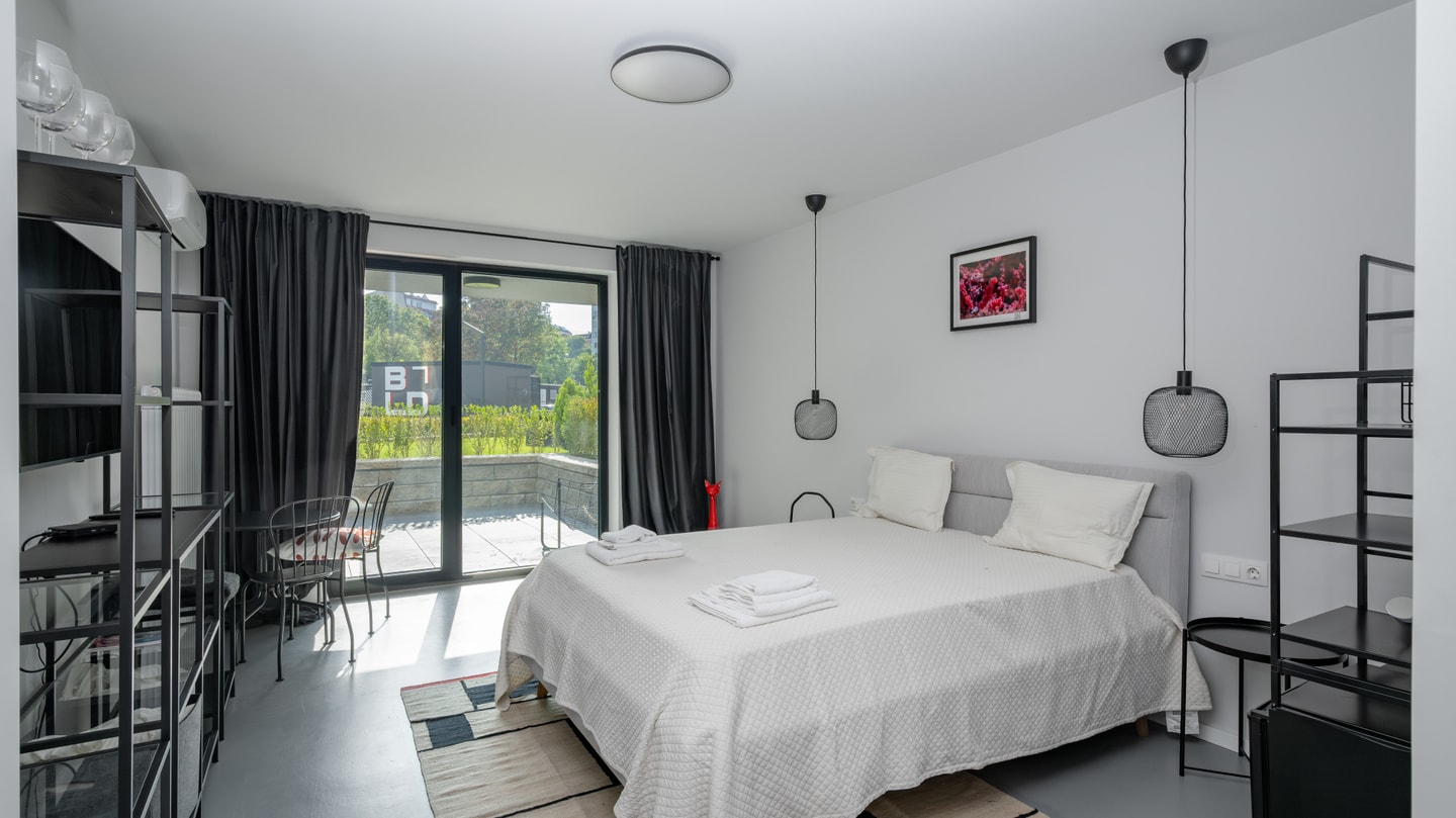 Aviva City Stay – Noir Studio Flat Manager Booking