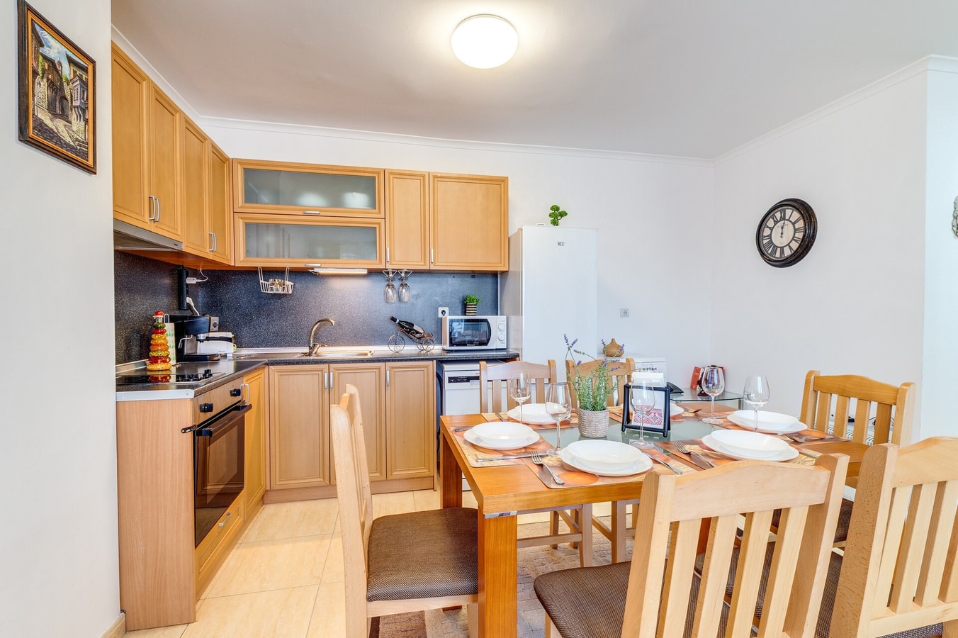 *By the Fireplace* Cozy 2BD Flat with a nice view 12 Flat Manager Booking