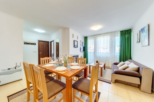 *By the Fireplace* Cozy 2BD Flat with a nice view 13 Flat Manager Booking