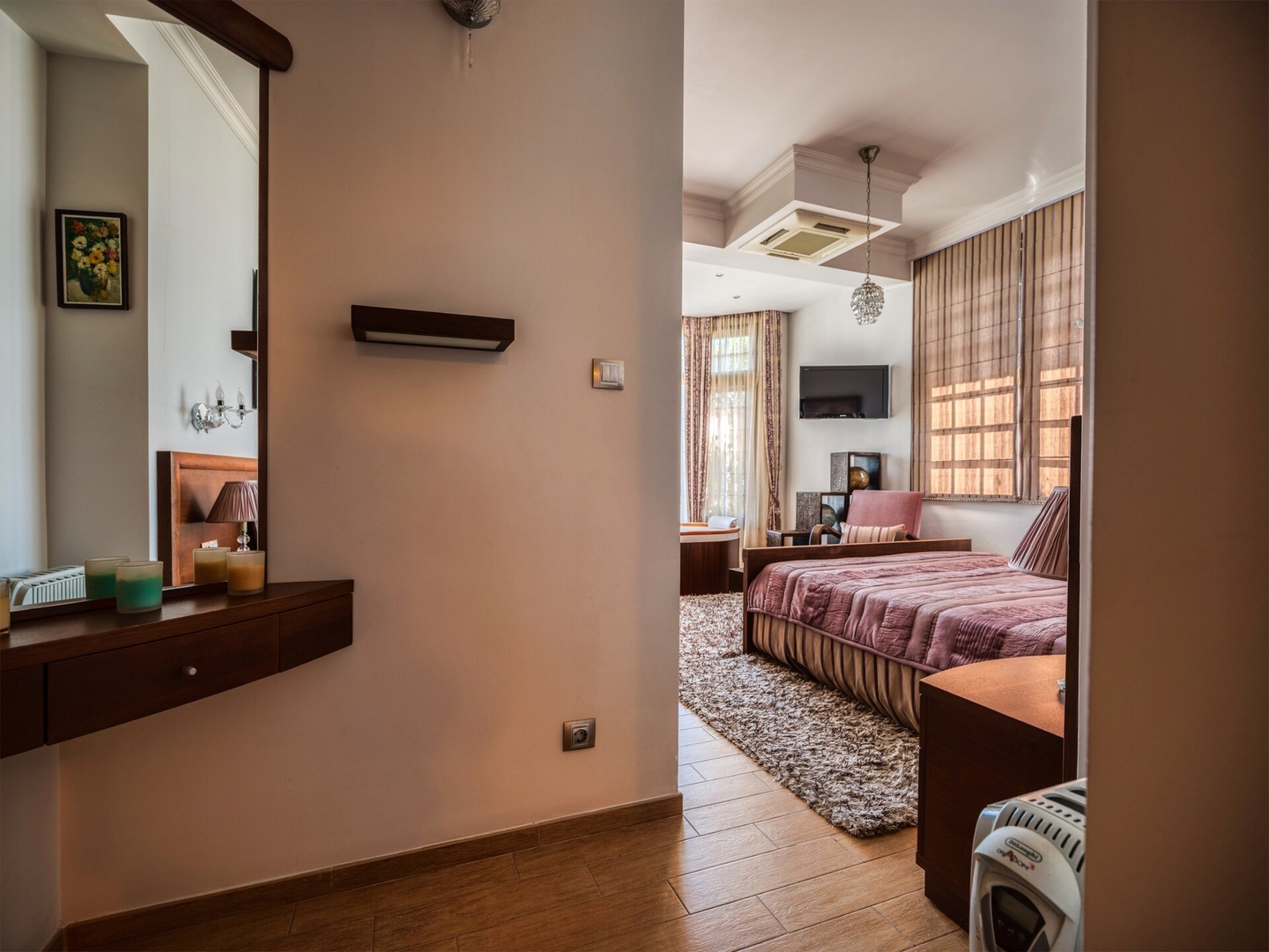 Luxury Villa with Pool- 4 Bedrooms in BlackSeaRama 11 Flat Manager Booking