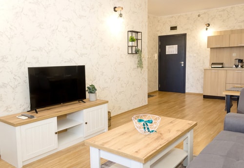 Bright 1-bedroom Flat with Balcony in Golden Sands 6 Flat Manager Booking