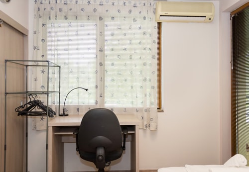 Modern Comfort in Central Varna with WorkSpace 4 Flat Manager Booking