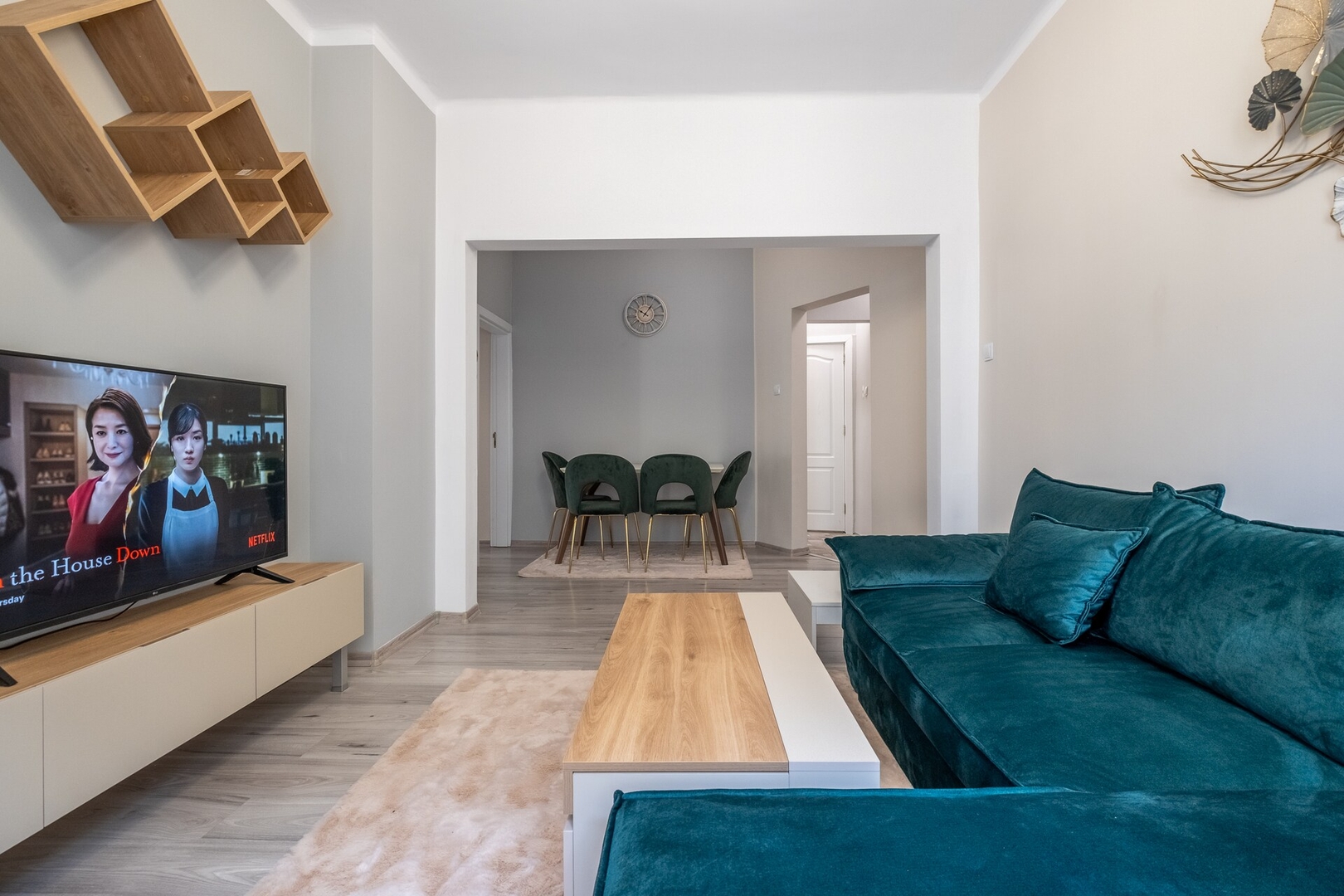 Central Charm ~ 2BD apartment close to NDK 6 Flat Manager Booking
