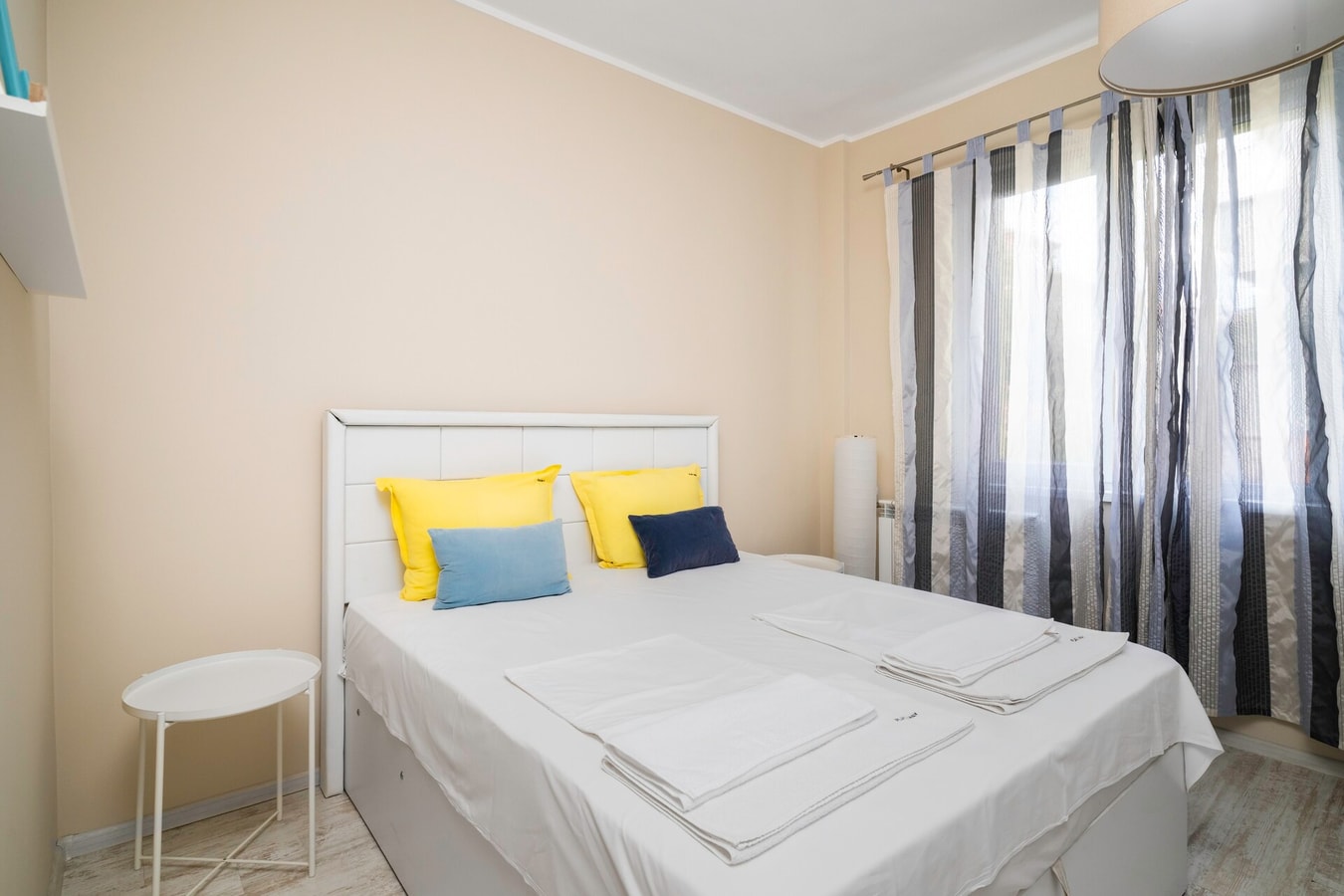 Cozy Nest near Eagle's Bridge with Workspace 1 Flat Manager Booking