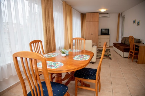 Convenient 2-Bedroom Flat next to Harmanite Beach 17 Flat Manager Booking