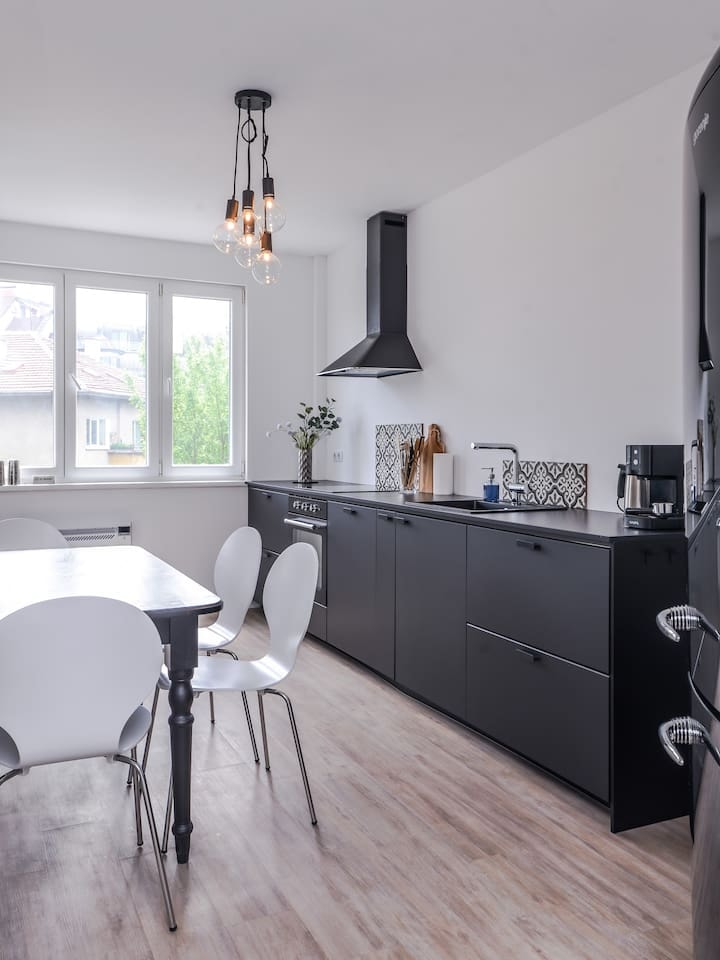 66 Apartment - Stylish Two Bedroom in Lozenets 15 Flat Manager Booking