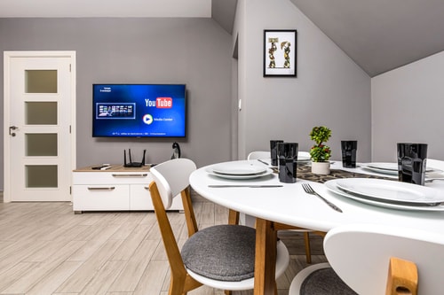Beautiful 1BD Apartment with a Parking Spot 2 Flat Manager Booking