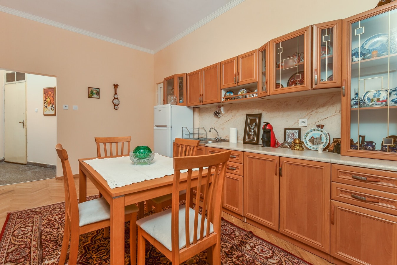 ✦ Sofia Retro ✦ Top Center 1-BDR Apartment 4 Flat Manager Booking