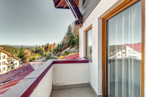 *By the Fireplace* Cozy 2BD Flat with a nice view 24 Flat Manager Booking