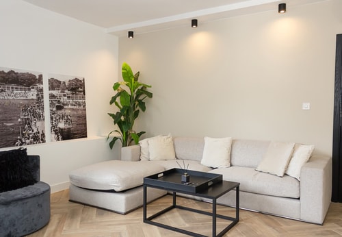 Central & Modern 2BD Apartment with Balcony 4 Flat Manager Booking