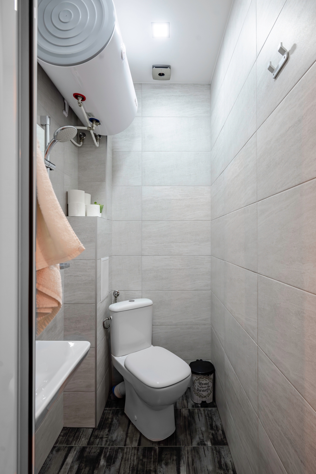 Cozy and Central 2BD Flat | At the Heart of It All 15 Flat Manager Booking