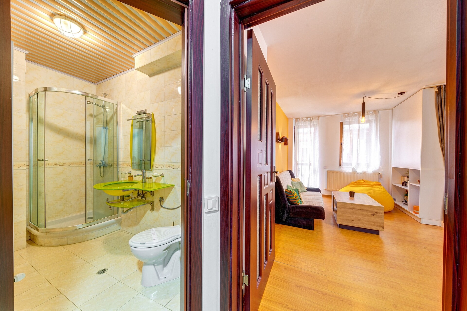 Colorful Retreat ~ 1BD next to the slopes 14 Flat Manager Booking