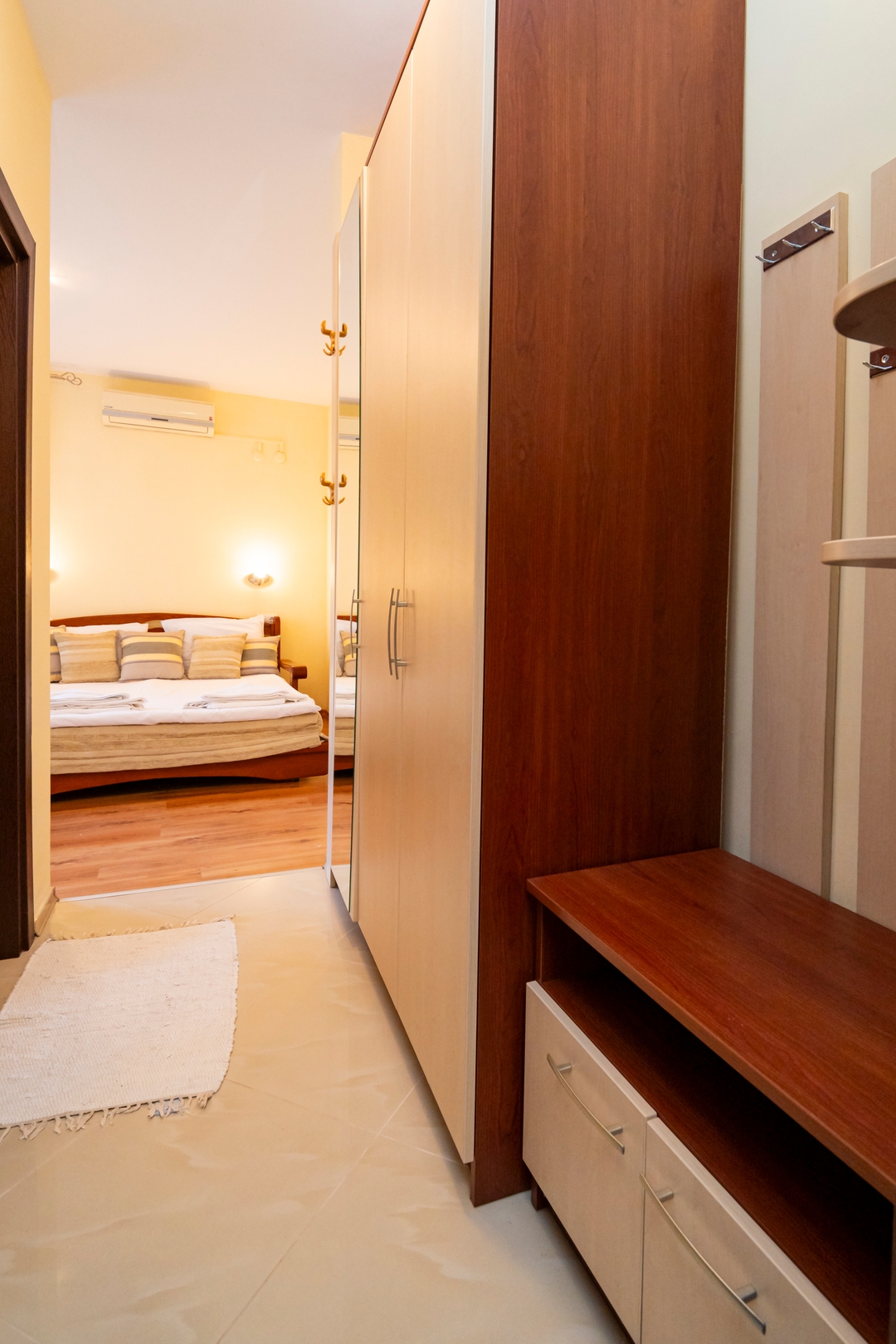 The Family Courtyard - LARGE 2BD Apartment 14 Flat Manager Booking