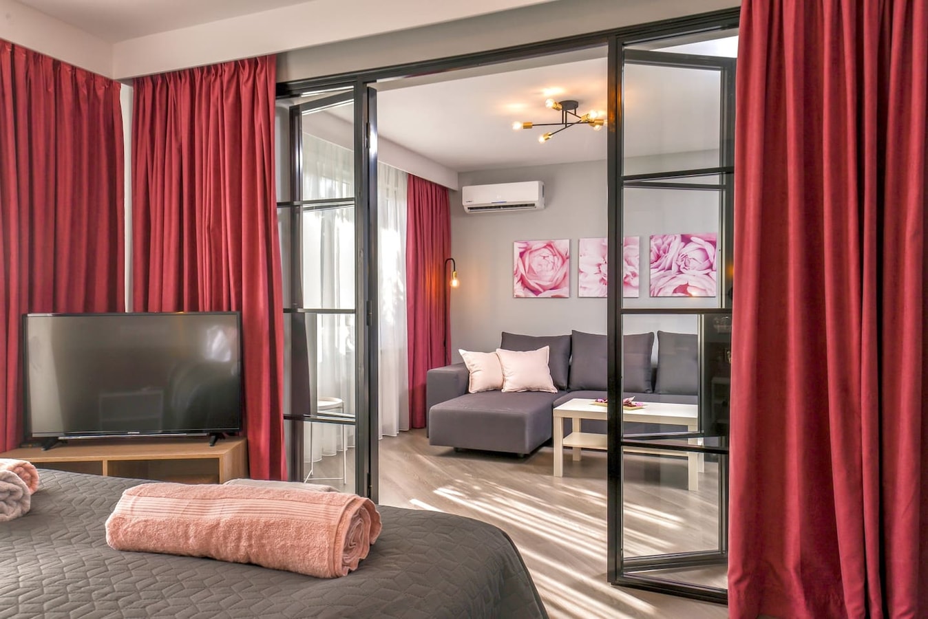 ROS? one bedroom designer apartment in city centre 12 Flat Manager Booking