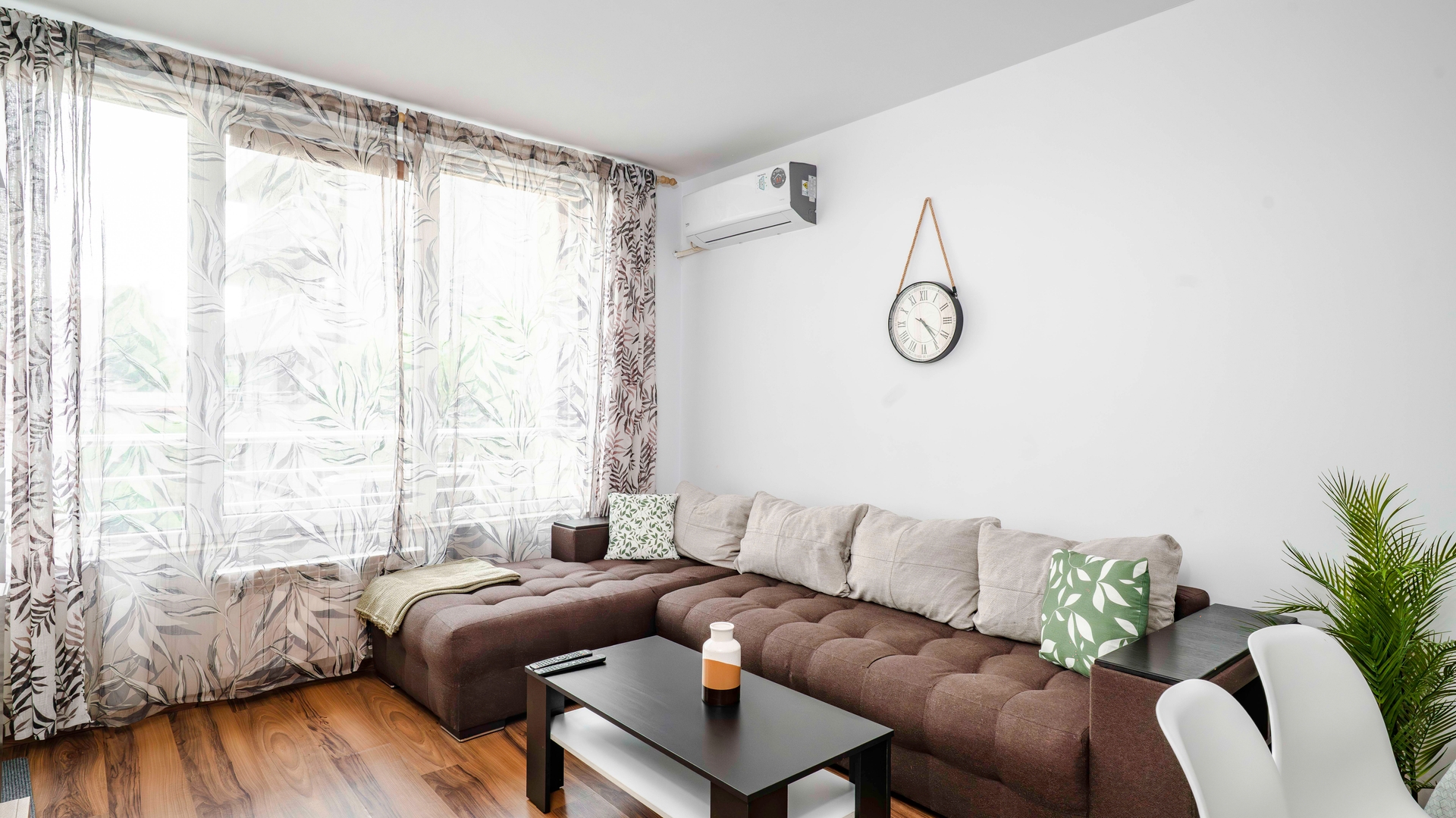 Terra Vibes ~ Central 1BD with balcony 0 Flat Manager Booking