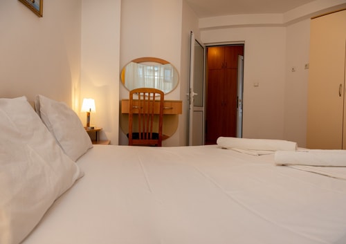 Convenient 2-Bedroom Flat next to Harmanite Beach 5 Flat Manager Booking