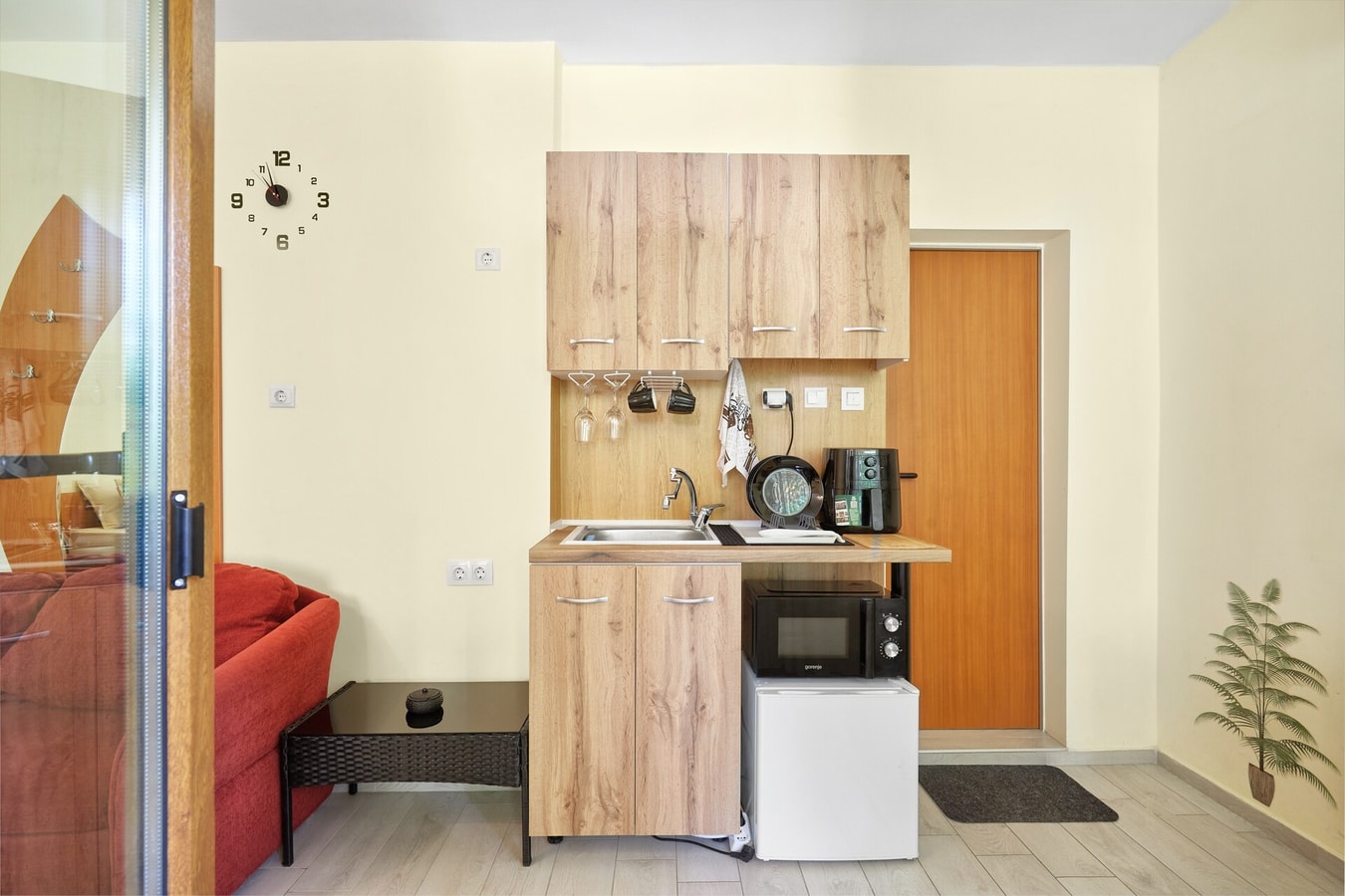 Private Studio in Hotel Paradise Pomorie 8 Flat Manager Booking