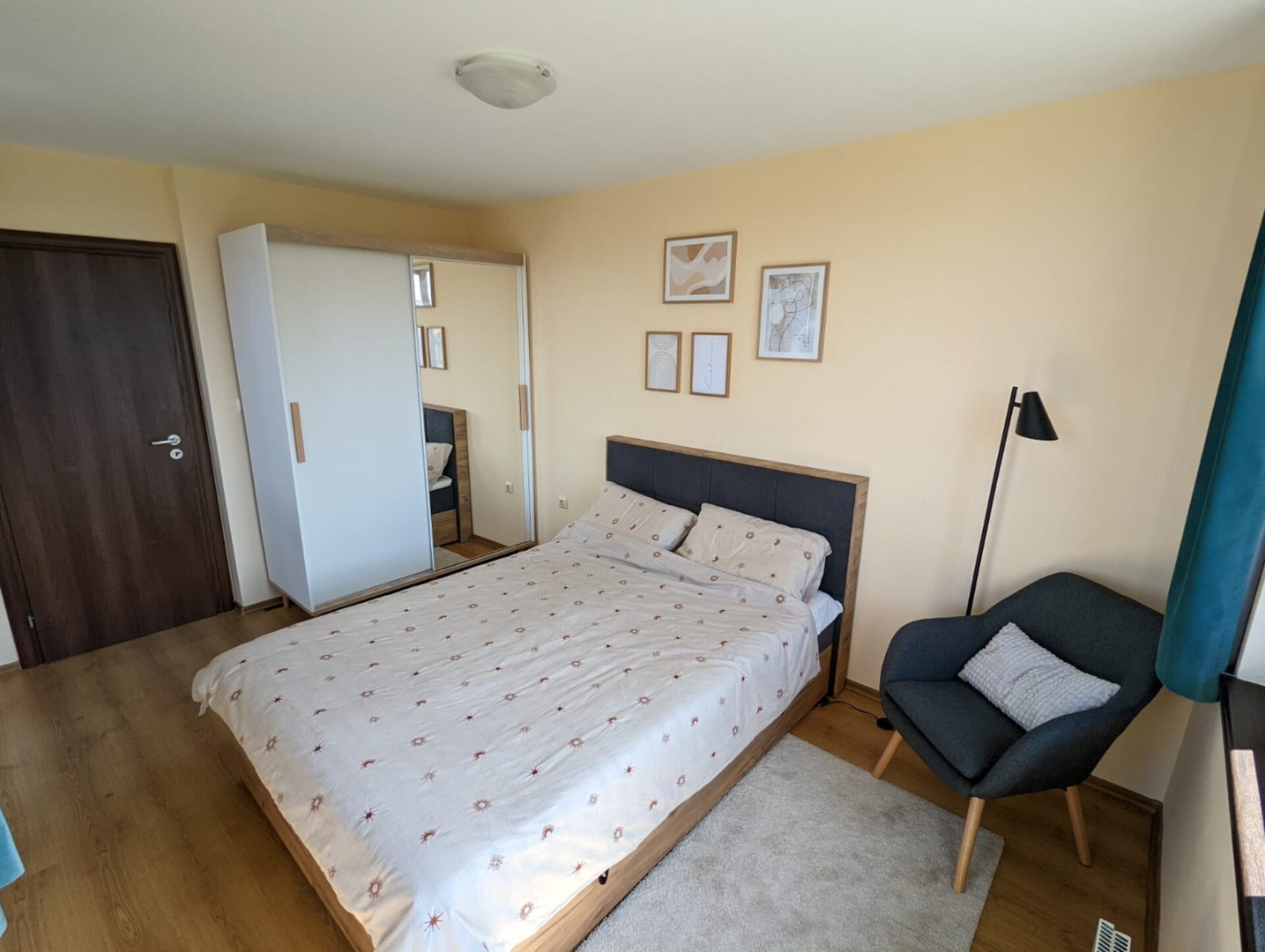 Stylish 2BD Apartment with Panoramic Mountain View 7 Flat Manager Booking