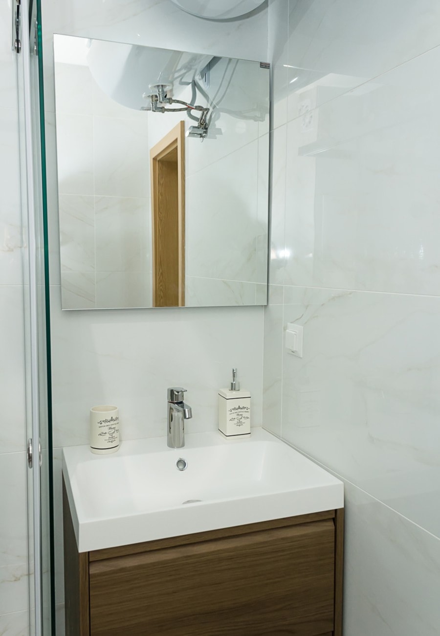 2BD Home with Parking, Working Space and Pool 18 Flat Manager Booking