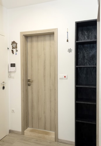 New Black & White Flat 5 Min Away From Sea Garden 5 Flat Manager Booking