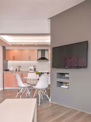 ROS? one bedroom designer apartment in city centre 9 Flat Manager Booking