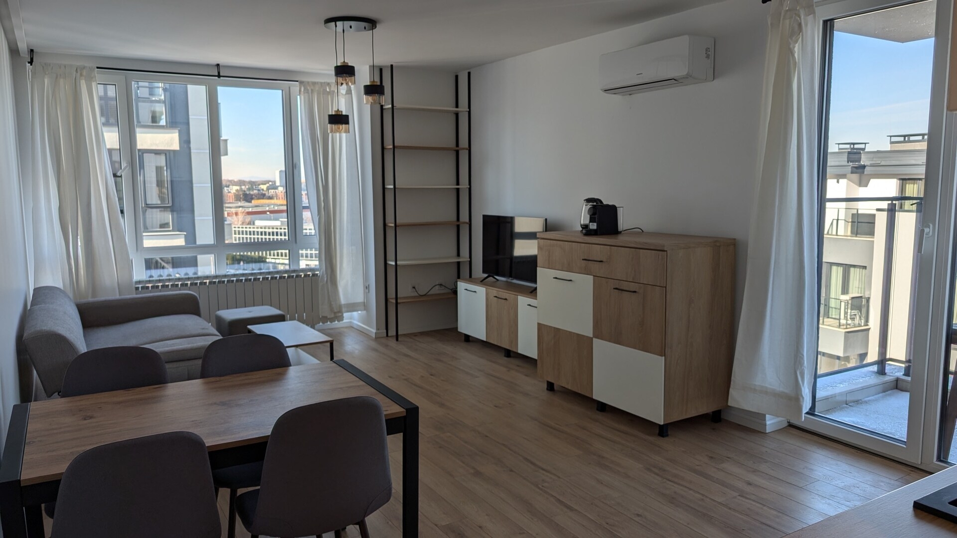 Stylish Living in Kompleks Reina - 1BD with desk 0 Flat Manager Booking