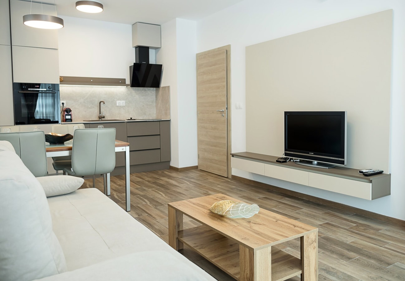 Chic One-Bedroom Getaway in Azur Deluxe Complex 2 Flat Manager Booking