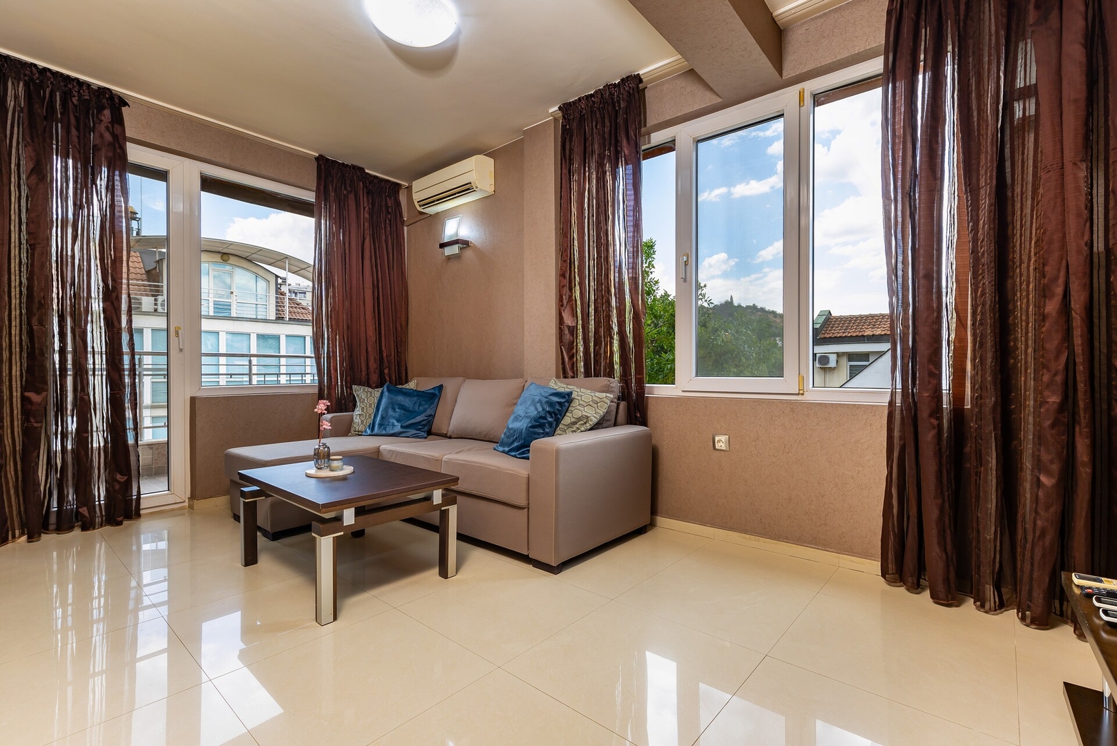 Modern 2BD - 14 min to Medical University 10 Flat Manager Booking